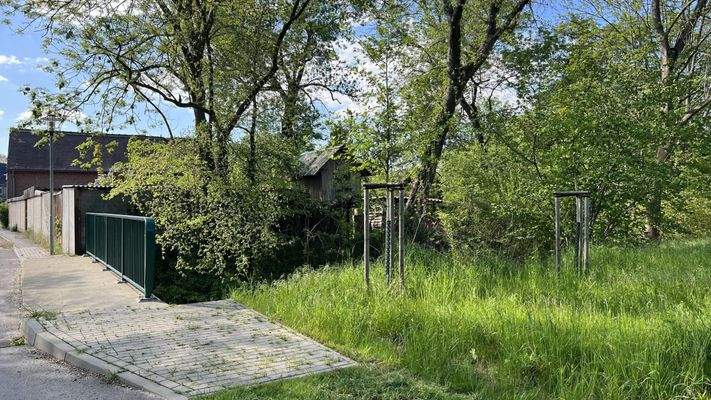 Rückseite verlaufend zur Rippach