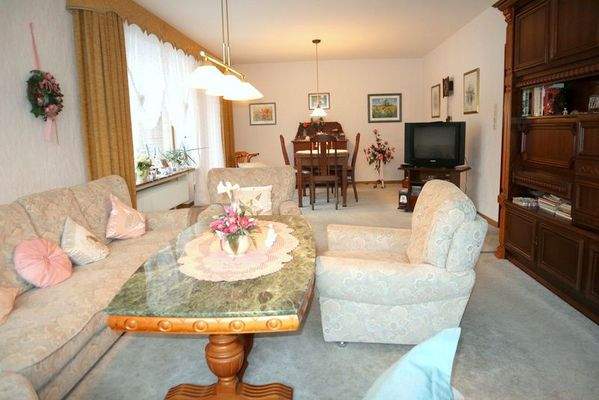 Geräumiges Wohn- / Esszimmer