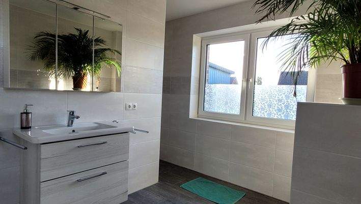 Eltern Bad en-Suite.jpeg