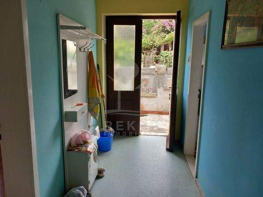 Komplett möbliert & bezugsfertig