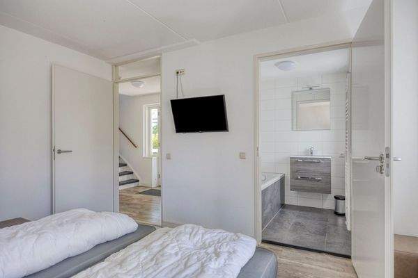 Hauptschlafzimmer Villa Cape Helius Großer Kleider