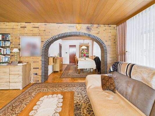 Wohnzimmer mit Essbereich