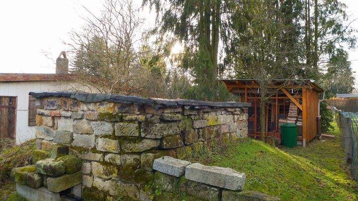 Sandsteinkeller und Unterstand