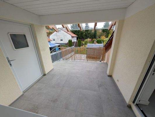 Terrasse überdacht von Küche aus