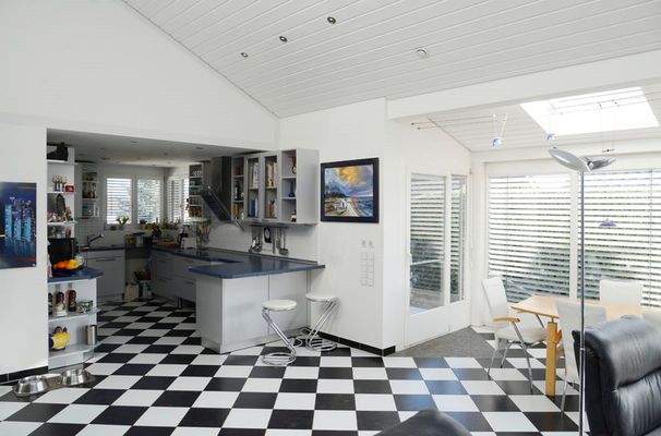 Küche mit EBK im EG