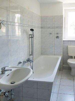 WE-22-Bad-mit-WM-Anschluß