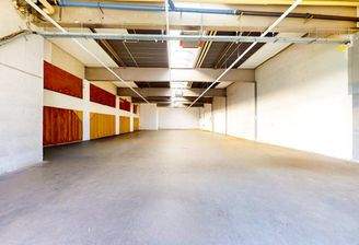 Lager-, / Produktionshalle