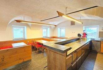 Gaststätte - Essbereich - Bar - Zlan - pachten