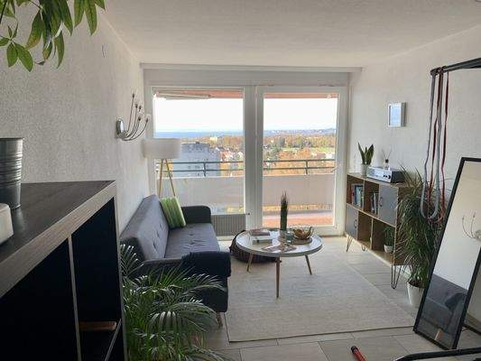 1 Eingang Blick Wohnzimmer  Quer.jpg