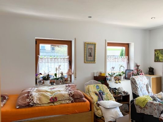 Schlaf-/Gästezimmer OG