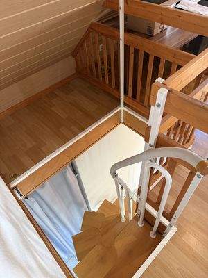 Treppe zum ausgb. DG