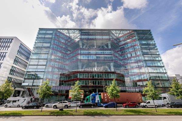 Regus_DoppelX_4977_Hamburg_Germany_Exterior.jpg