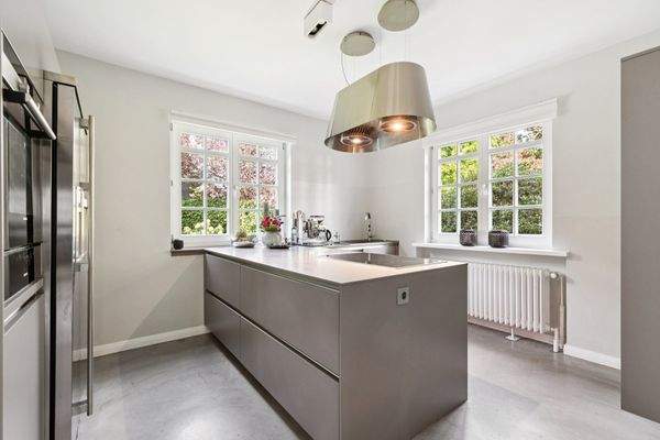 Moderne Küche mit Stil und Weitblick