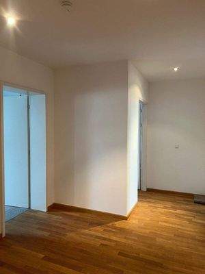 Durchgang zum Bad, Schlafzimmer und Kinderzimmer