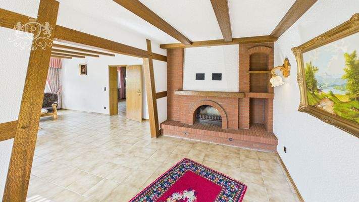 CAM01984G0-PR0471-STILL001