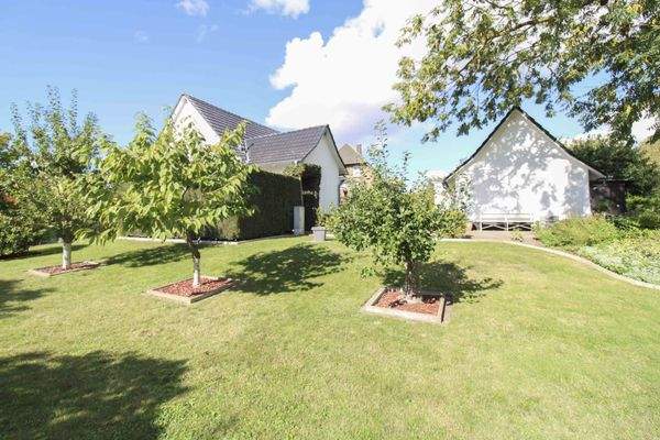 Großzügiger Garten