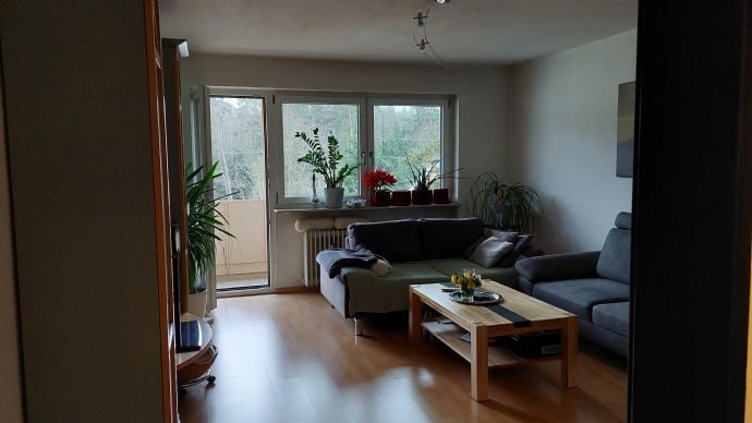 3 Zimmer Wohnung mit Sonnenbalkon und Garage - von privat !