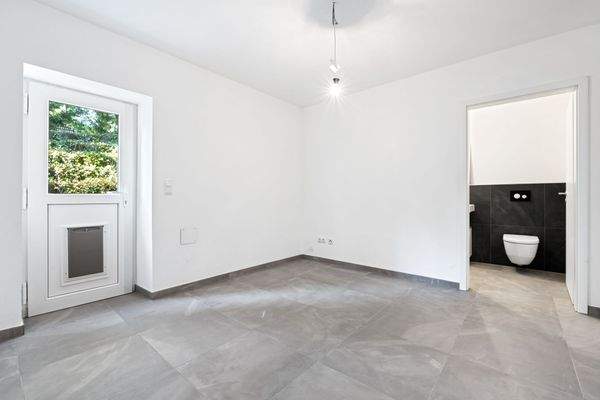 Zimmer mit Außenzugang Souterrain