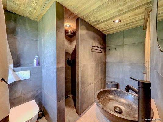 Wohnen in den Kitzbühler Alpen im Tirolerlandhausstil (13)