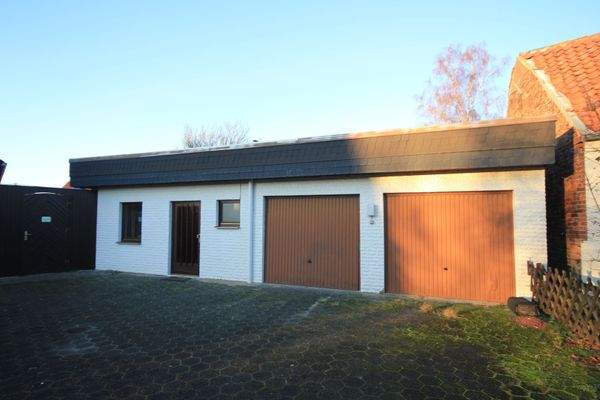 Doppelgaragen im Nebengebäude