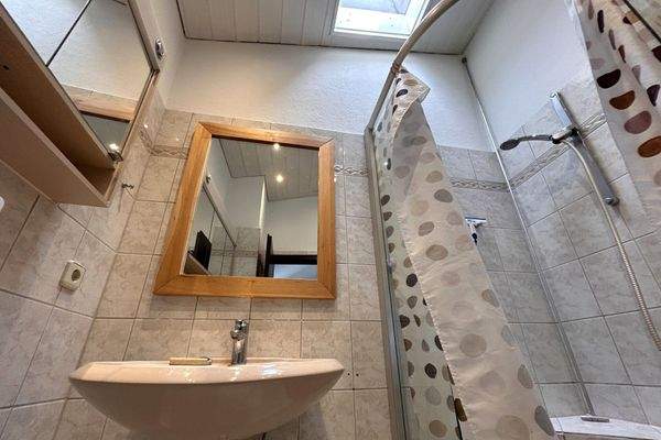 Dusch-Bad mit Oberlicht