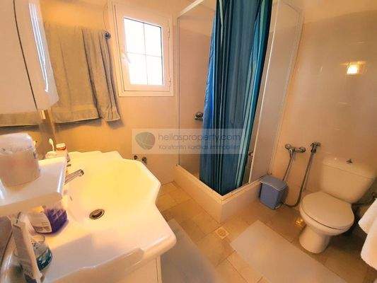 f4df9d46026c41a3974c4a2bd6749041-original