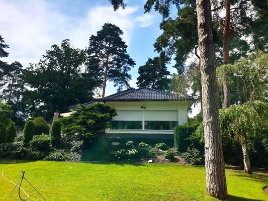 Villa auf dem grünen Hügel