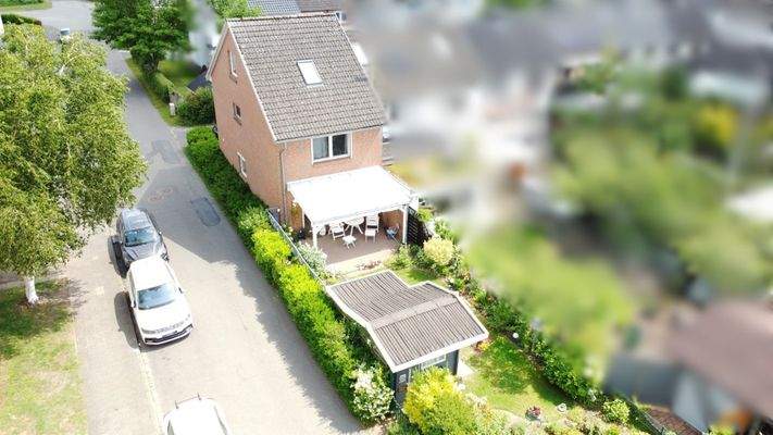 Drohnenbild - rückseitige Ansicht mit Terrasse