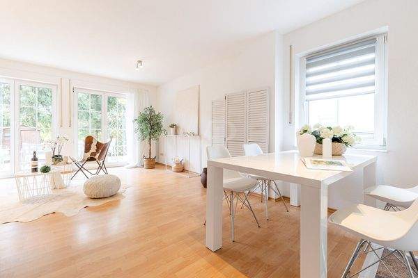 Offener Wohn- und Essbereich