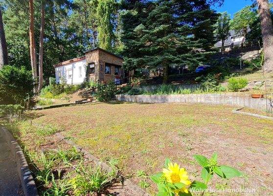 Grundstück in Hanglage