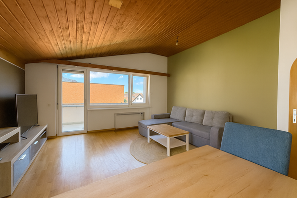 Wohnzimmer, mit KI bereinigt und bearbeitet.png