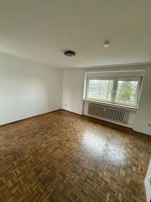 Leeres Wohnzimmerfenster