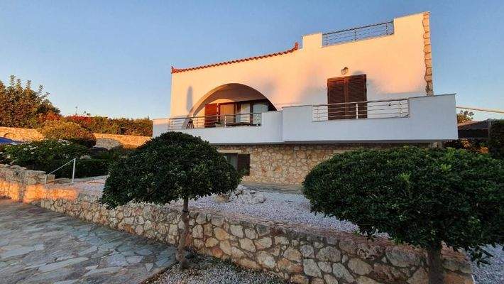 MIT VIDEO! Kreta, Plaka: Villa mit traditionellen Elementen und Meerblick zu verkaufen