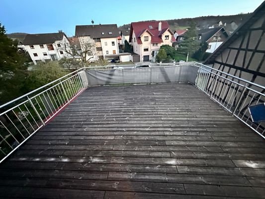 Dachterrasse von 2014 mit einem Edelstahlgeländer