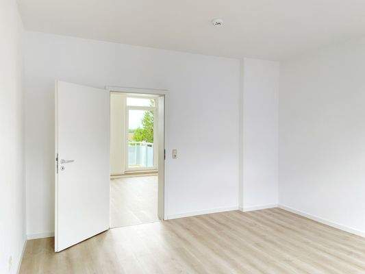 Schlafzimmer mit Durchgang WZ.JPG