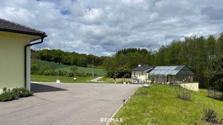 Blick zum Gästehaus