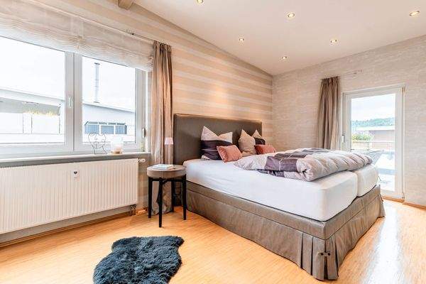 1. Schlafzimmer mit Terrassenzugang