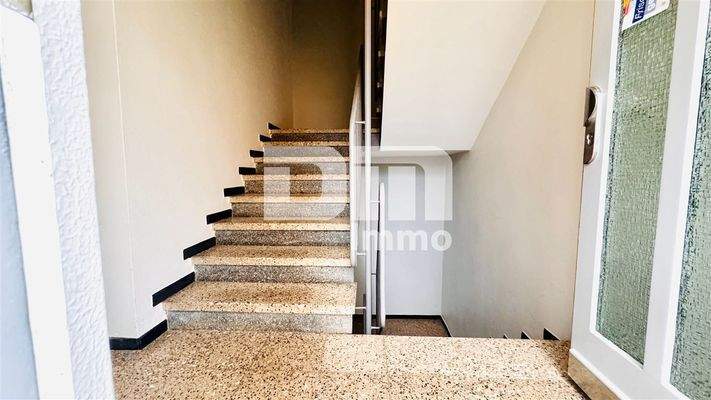 Haupteingang Treppenhaus