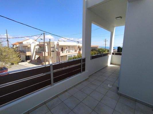 Kreta, Atsipopoulo: Geräumige 2-stöckige Villa in einem ruhigen Dorf in der Nähe des Meeres zu verkaufen