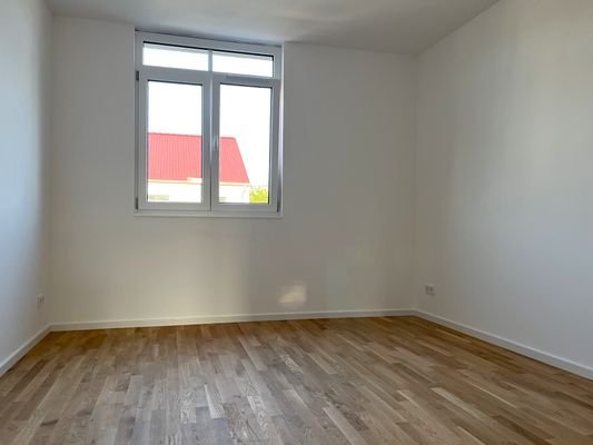 Erstes OG Raum 4.JPG