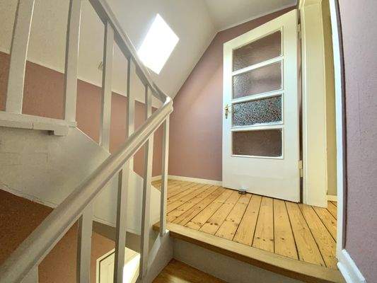 Liebevoll aufgearbeitete Treppe samt Stilelementen