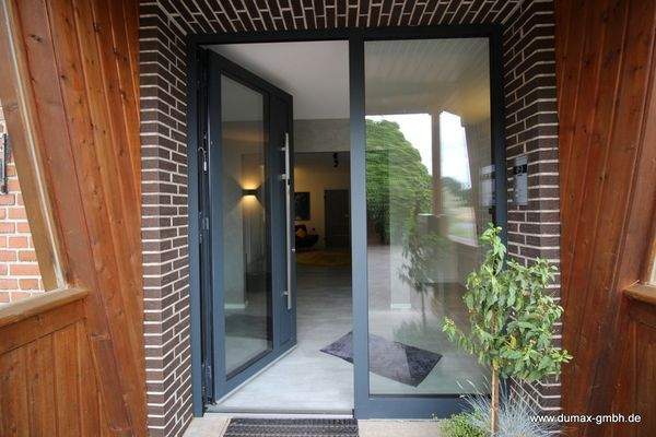 Eingangsbereich mit Gäste WC + Abstellraum (2)