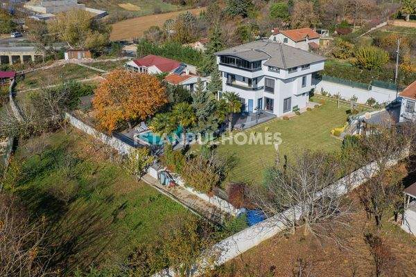 Stunning Homes in İstanbul with Private Pool and Garden