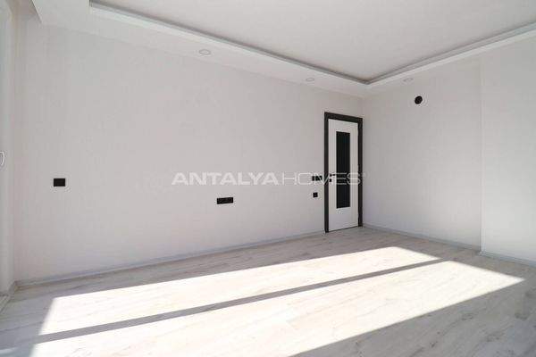 Duplex Apartment Near the Tram in Antalya Kepez