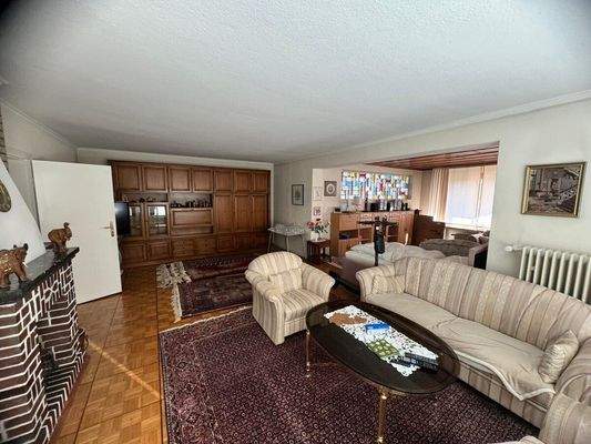 Wohnzimmer u. Wintergarten (EG)