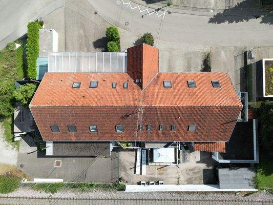 Luftbild, Wohnung befindet sich im rechten Gebäudeteil