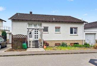 Exklusives Zweifamilienhaus 