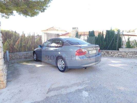 20.PKW Stellplatz.jpg