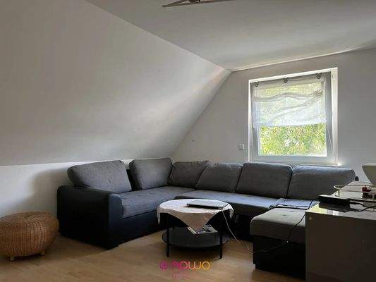 Ein weiteres Schlafzimmer mit stilvoller Schräger und wenig Raumverlust.