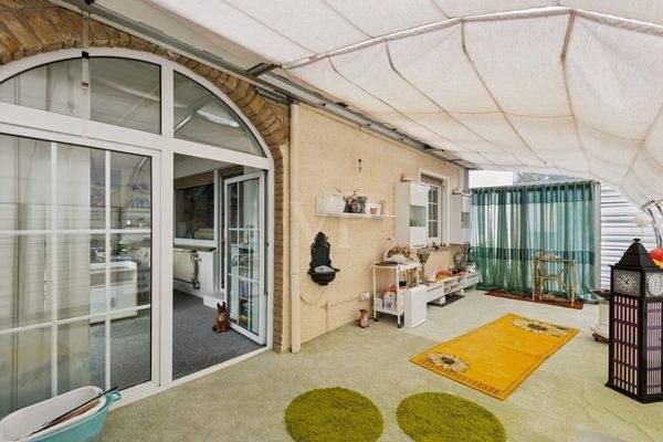 seitlicher Wintergarten